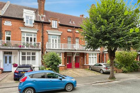 Douglas Avenue, Hythe 1 bed flat for sale
