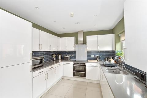 Wisteria Drive, Crawley, West Sussex 5 bed detached house for sale