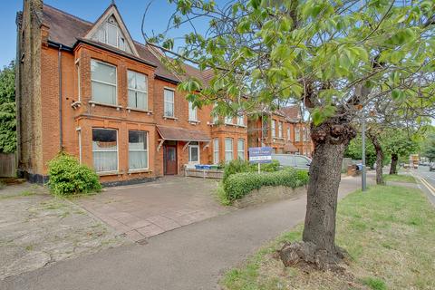 5 bedroom semi-detached house for sale