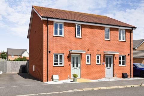 2 bedroom semi-detached house for sale