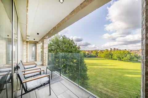 Espalier Gardens, London NW6 3 bed flat for sale