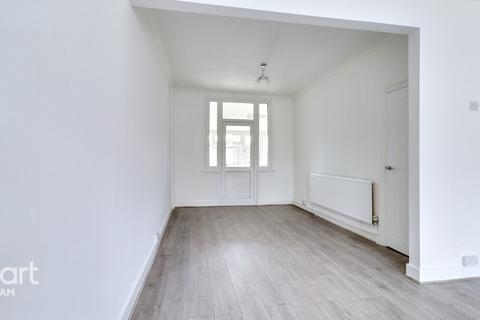 Strone Road, London 3 bed terraced house for sale