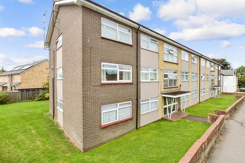 Banstead Road, Caterham, Surrey 2 bed flat for sale