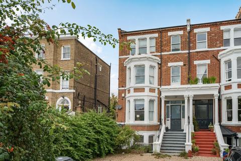 Acre Lane, London, SW2 2 bed flat for sale