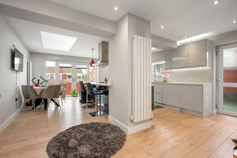 Fantastic Open Plan Living at Field... 3 bed semi