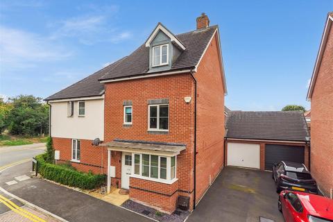 Kings Chapel Road, Picket Piece, Andover 4 bed semi