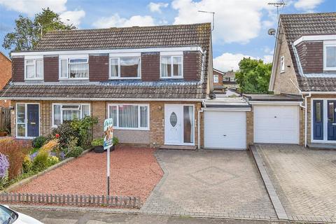 Reeves Close, Staplehurst TN12 3 bed semi