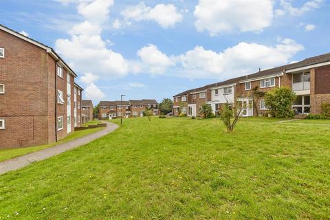 Cedar Court, Petworth, West Sussex 2 bed apartment for sale