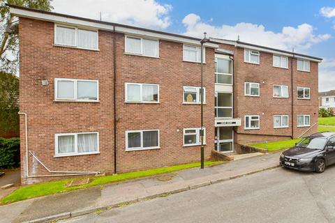 Cedar Court, Petworth GU28 2 bed apartment for sale
