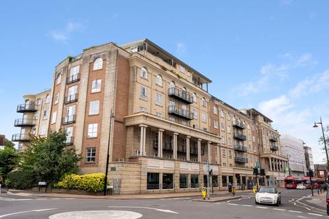 Worple Road, London SW19 2 bed ground floor flat for sale