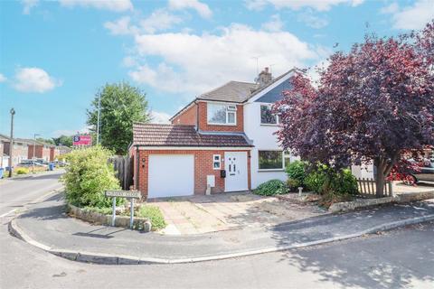 Nursery Close, Fleet GU51 3 bed semi