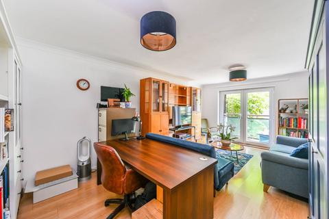 Gallagher Court, Battersea Square... 1 bed flat for sale