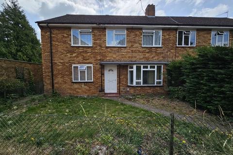 Peggotty Way, Uxbridge, UB8 2 bed apartment for sale