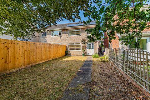 5 bedroom semi-detached house for sale
