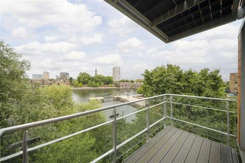 Monza Street, London E1W 2 bed flat for sale
