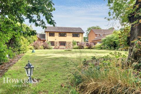 Oulton Street, Oulton 4 bed detached house for sale