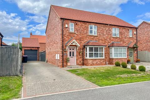 Runway Lane, Holton