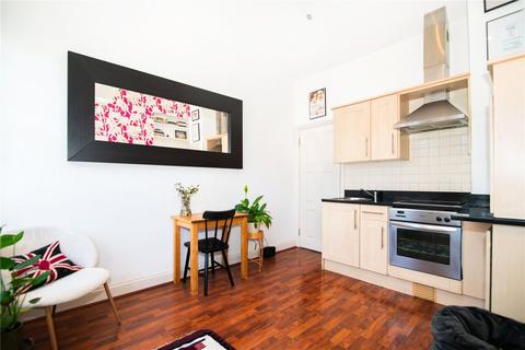 High Street, Teddington, TW11 1 bed apartment for sale