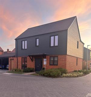 Target Grove, Kings Hill 3 bed detached house for sale