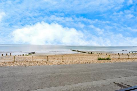 Rock Gardens, Bognor Regis PO21 2 bed apartment for sale