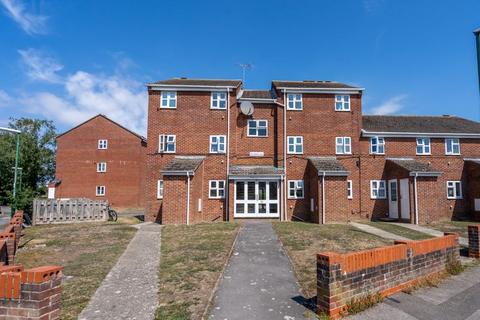 Caernarvon Road, Chichester 2 bed apartment for sale