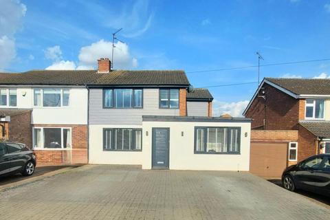Streeton Way, Earls Barton... 3 bed semi