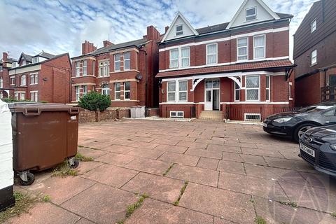 128 Leyland Road, Merseyside PR9 2 bed apartment for sale