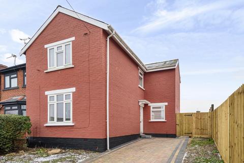 Whitworth Road,  Swindon,  SN25 3 bed semi