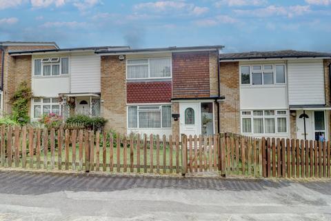 The Pastures, Buckinghamshire HP13 2 bed terraced house for sale