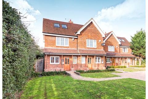 Thorndown Lane, Windlesham, Surrey 3 bed semi