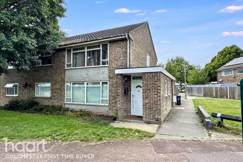 Gardenia Walk, Colchester 2 bed apartment for sale