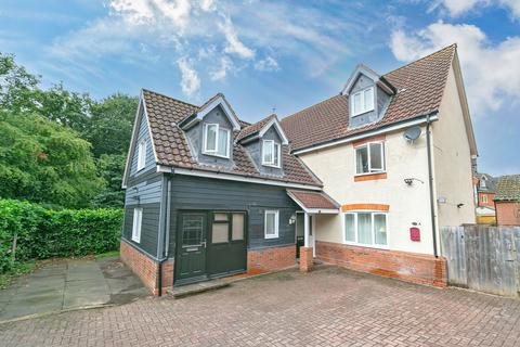 Foxley Place, Loughton, MK5 8 bed detached house for sale