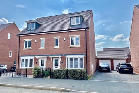 Airfield Road, Market Harborough 3 bed house for sale