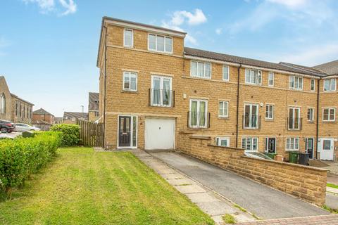 Bank View, Birkenshaw, Bradford 3 bed end of terrace house for sale