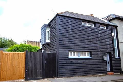 Warley Hill, Warley, Brentwood CM14 2 bed semi