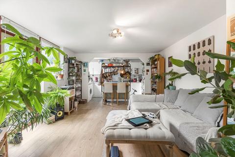 Asher Way, London E1W 1 bed flat for sale