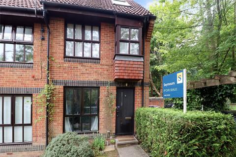 Badgers Close, Woking GU21 1 bed maisonette for sale