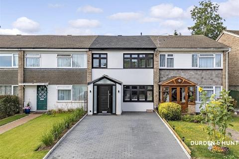 Lancaster Road, North Weald, CM16 3 bed terraced house for sale