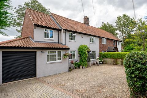 Cat Lane, Bilbrough, York, YO23 3PJ 2 bed semi