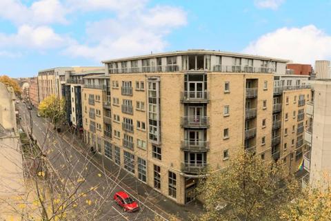 Hamilton Court, Montague Street, BS2 2 bed apartment for sale