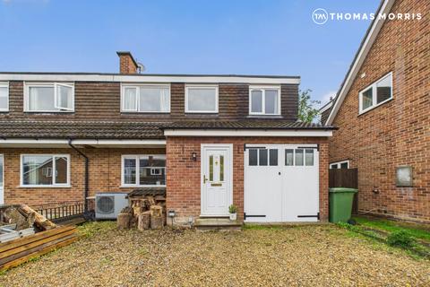 Walnut Tree Close, Royston SG8 4 bed semi