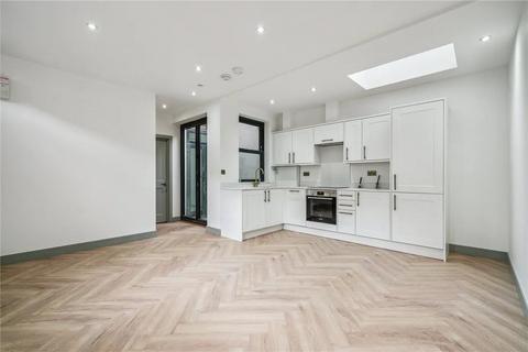 Trinity Road, London, SW17 1 bed flat for sale