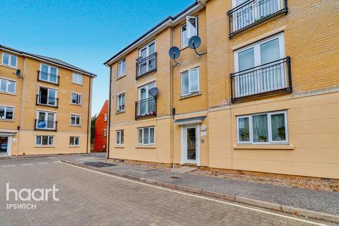 Firmin Close, Ipswich 2 bed flat for sale