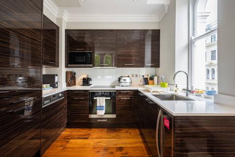 Kensington Gardens Square, Bayswater... 2 bed flat for sale