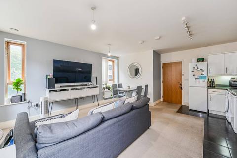 Stockwell Road, Stockwell, London, SW9 2 bed flat for sale
