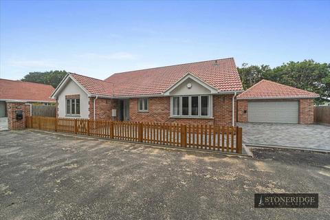 Little Clacton CO16 3 bed bungalow for sale