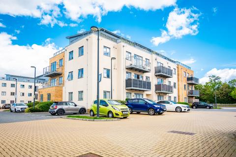 Golden Jubilee Way, Wickford SS12 2 bed flat for sale