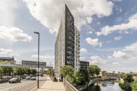 Tweed Walk, London E14 2 bed flat for sale