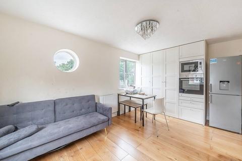 Vicars Bridge Close, Alperton... 1 bed flat for sale