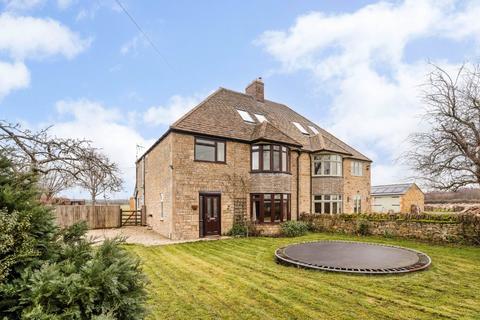 5 bedroom semi-detached house for sale